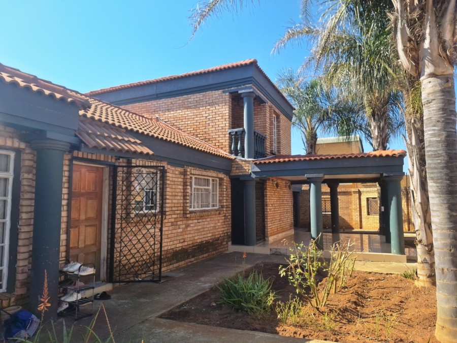 4 Bedroom Property for Sale in Mohadin North West